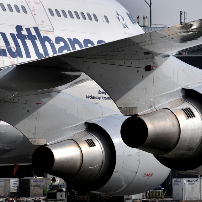 05_WZV_Edelstahl_Rostfrei_im_Flugzeugbau_klein.jpg 05_WZV_Edelstahl_Rostfrei_im_Flugzeugbau_klein.jpg