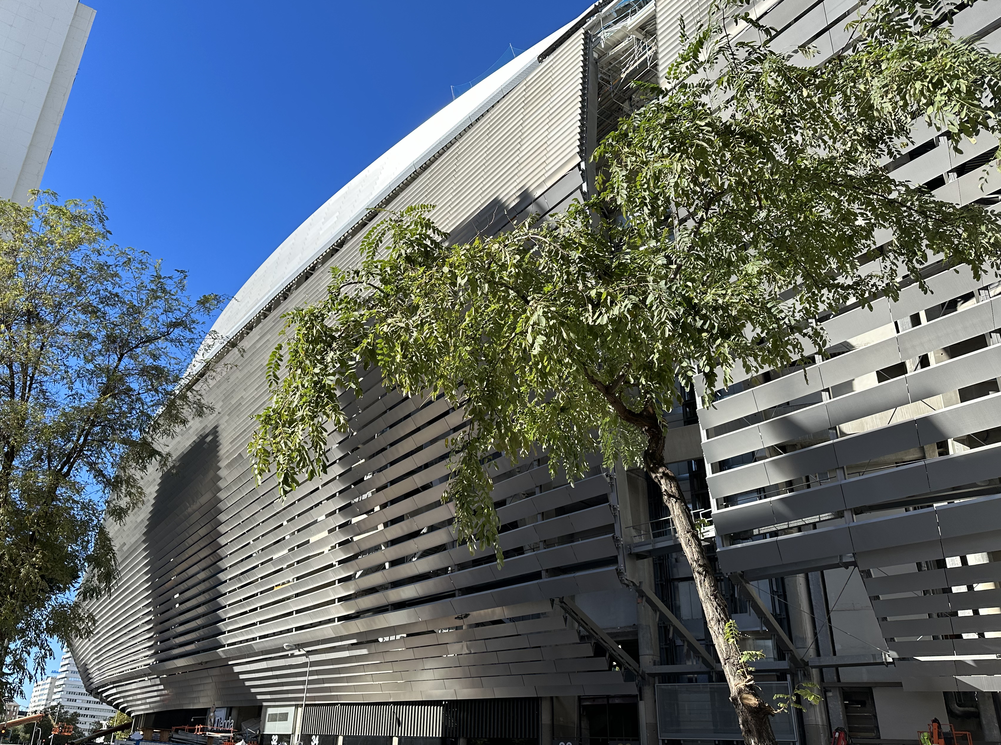 Edelstahl-Fassade des Estadio Bernabéu